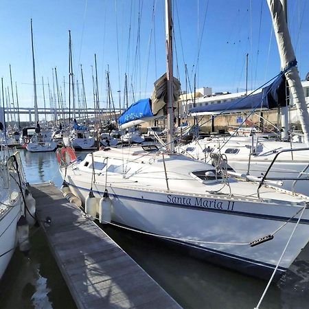Apartamento Be Local - Sleep Aboard The Santa Maria Sailing Boat In Lisboa Exterior foto