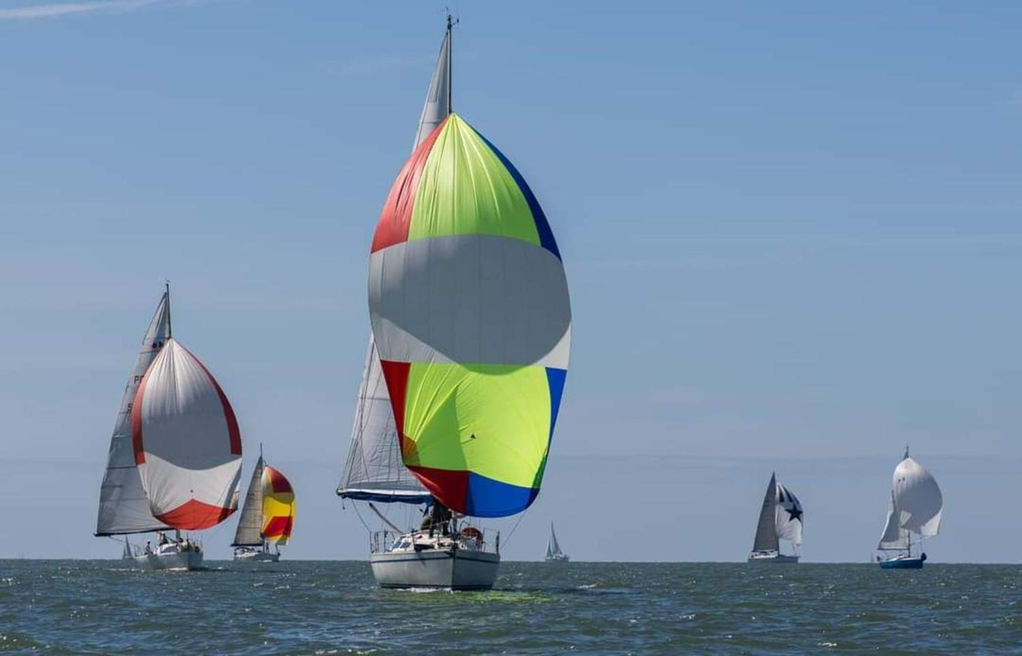 Apartamento Be Local - Sleep Aboard The Santa Maria Sailing Boat In Lisboa Exterior foto