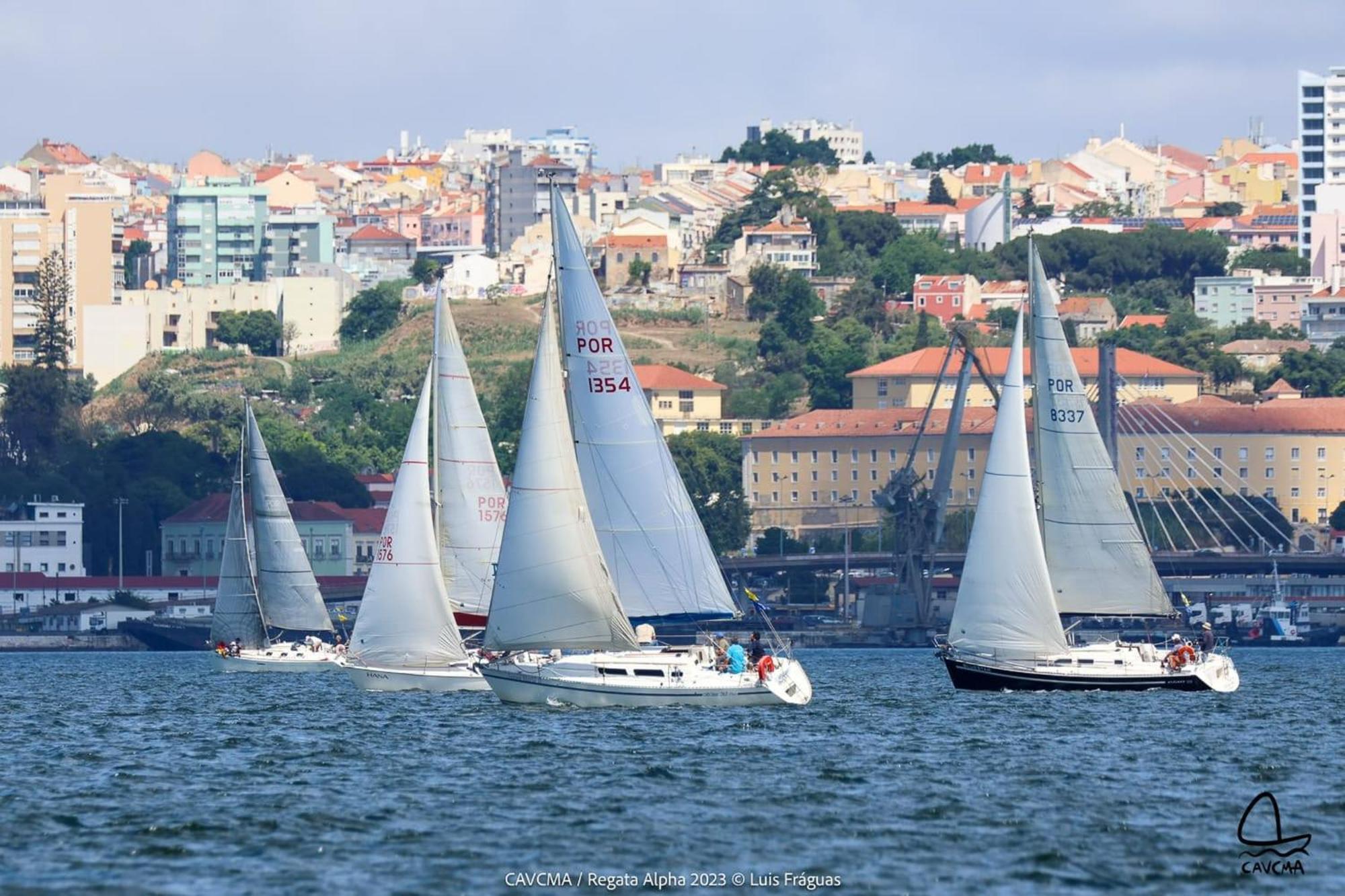 Apartamento Be Local - Sleep Aboard The Santa Maria Sailing Boat In Lisboa Exterior foto