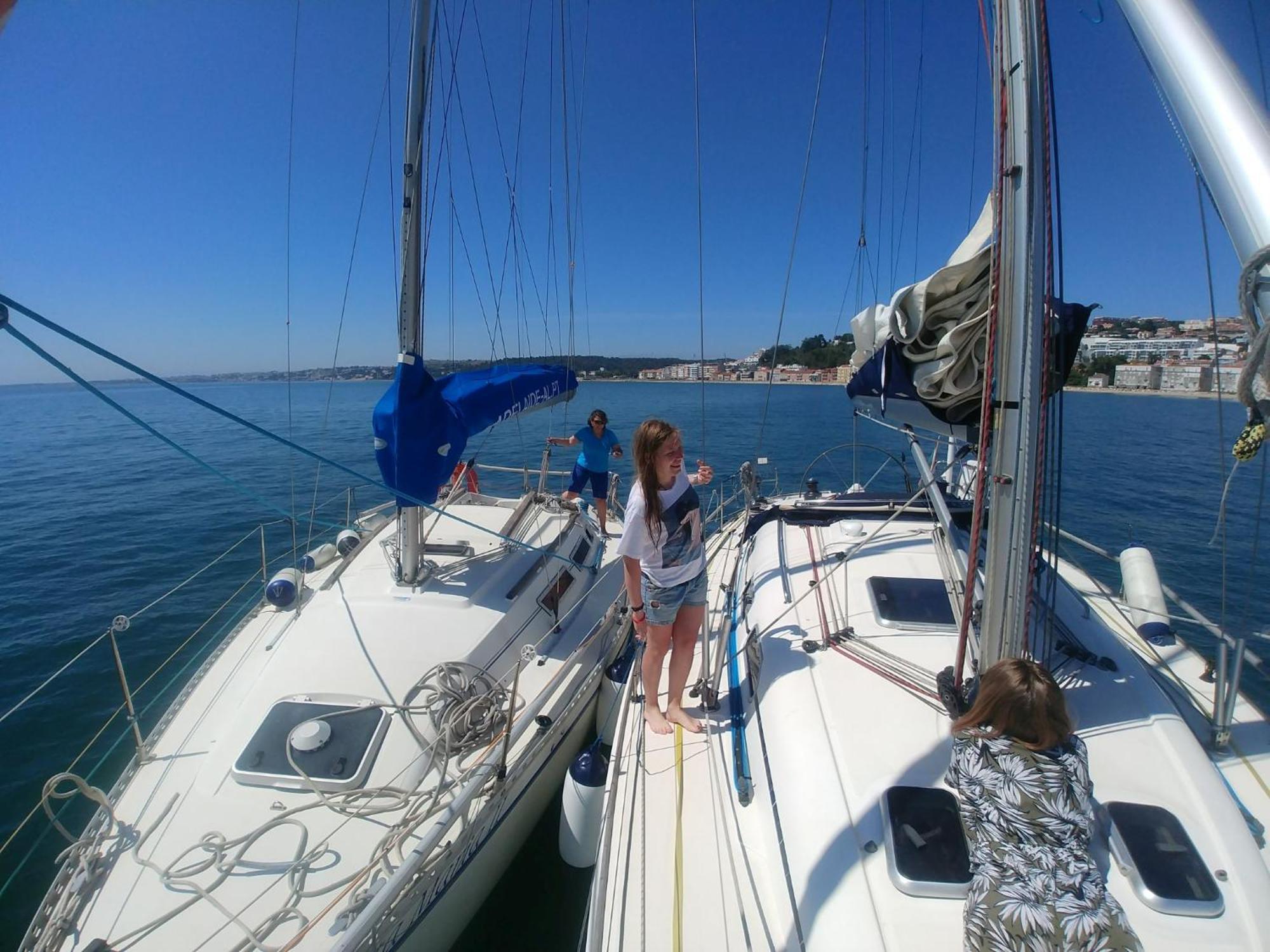 Apartamento Be Local - Sleep Aboard The Santa Maria Sailing Boat In Lisboa Exterior foto