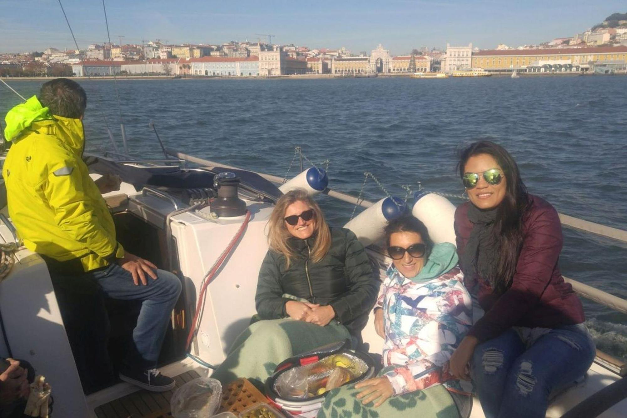 Apartamento Be Local - Sleep Aboard The Santa Maria Sailing Boat In Lisboa Exterior foto