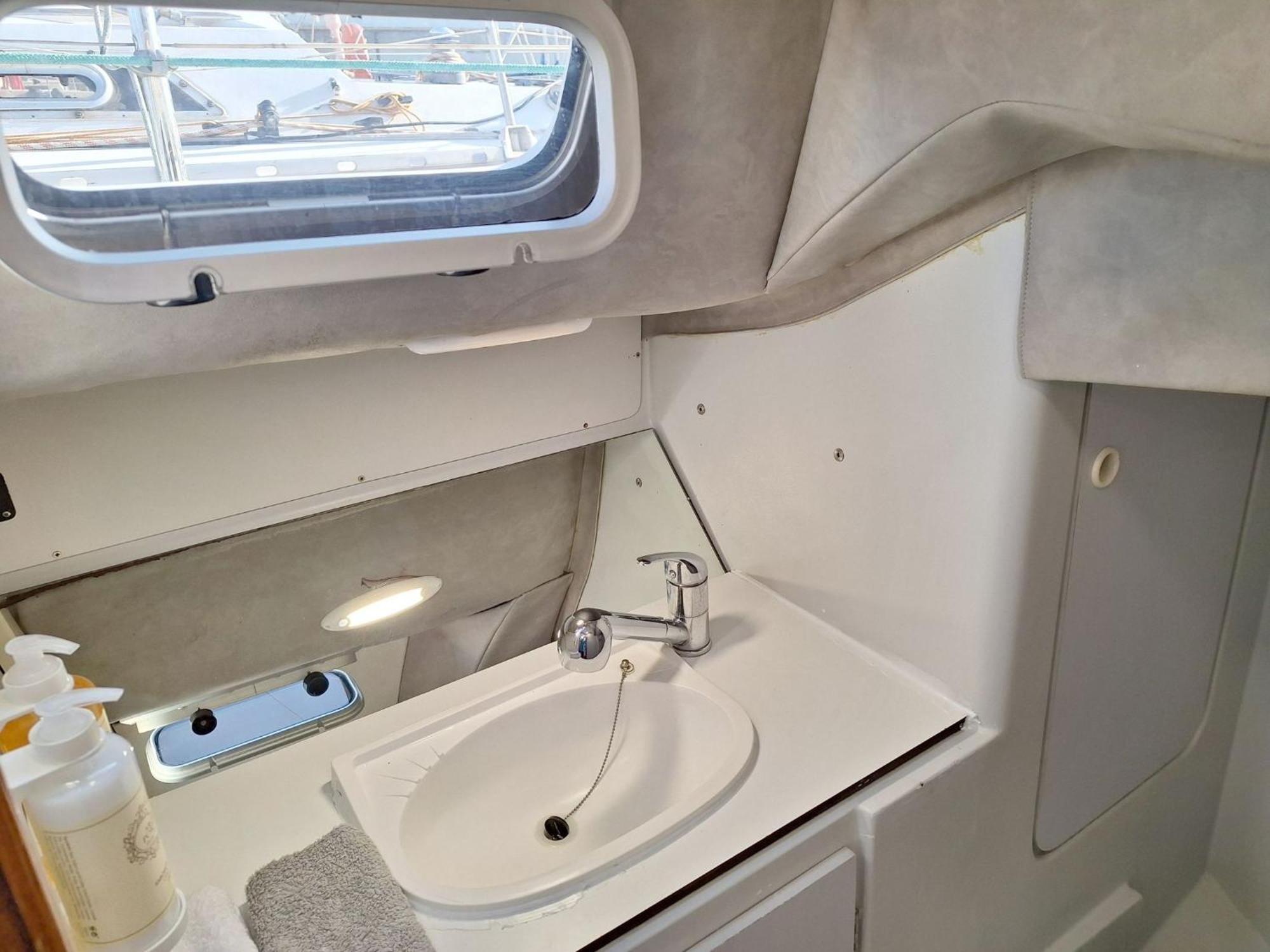 Apartamento Be Local - Sleep Aboard The Santa Maria Sailing Boat In Lisboa Exterior foto