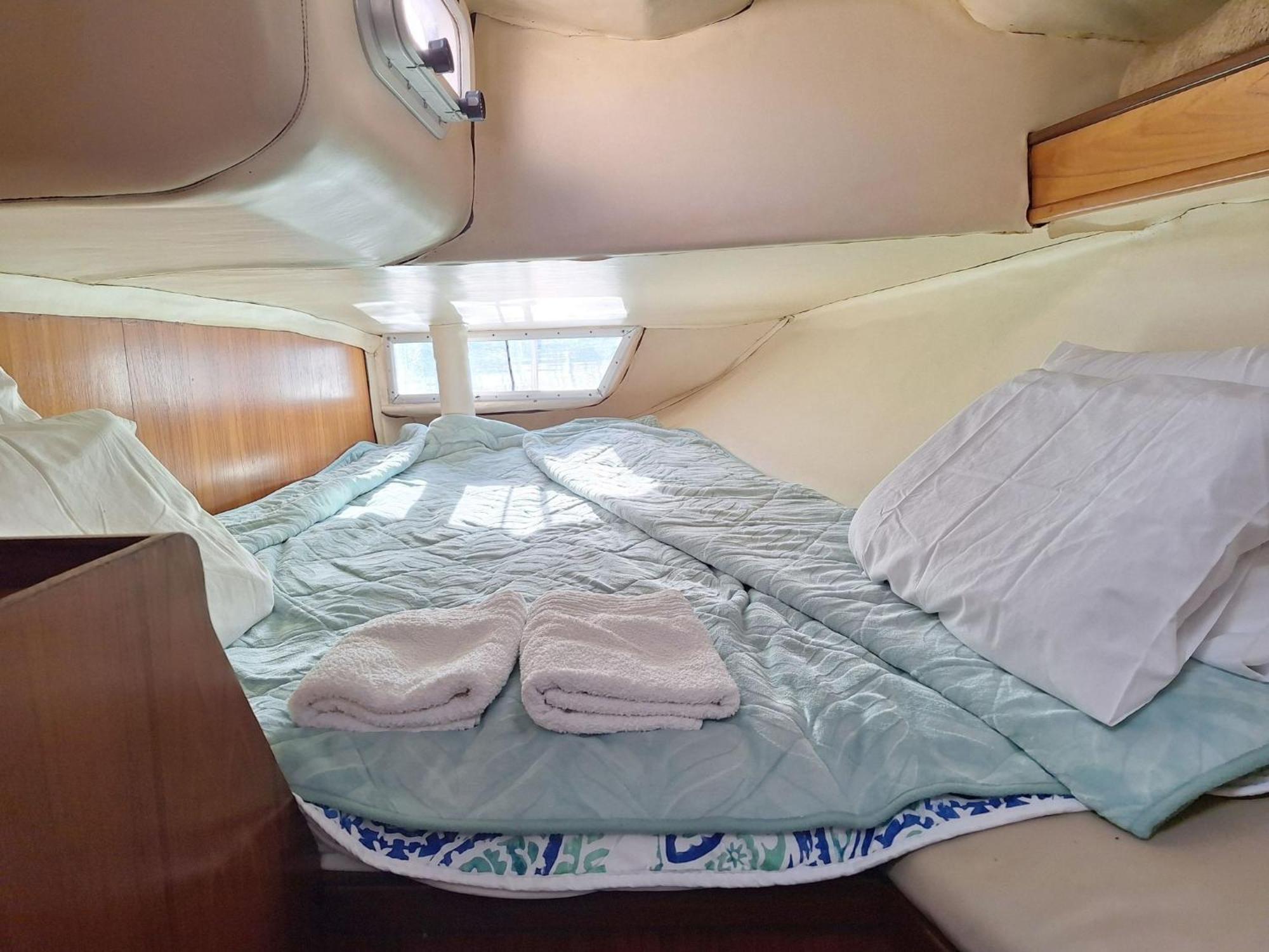 Apartamento Be Local - Sleep Aboard The Santa Maria Sailing Boat In Lisboa Exterior foto