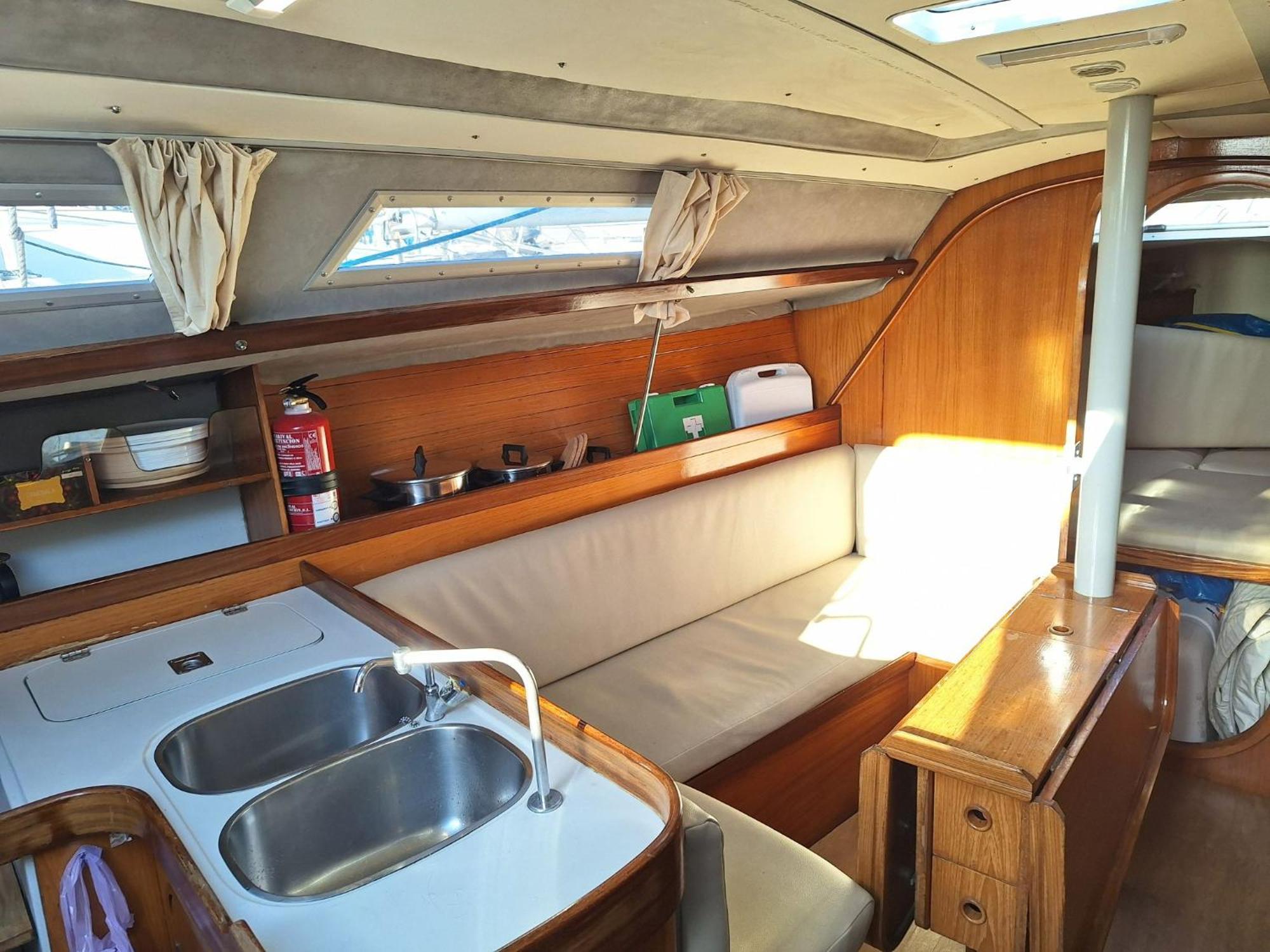 Apartamento Be Local - Sleep Aboard The Santa Maria Sailing Boat In Lisboa Exterior foto