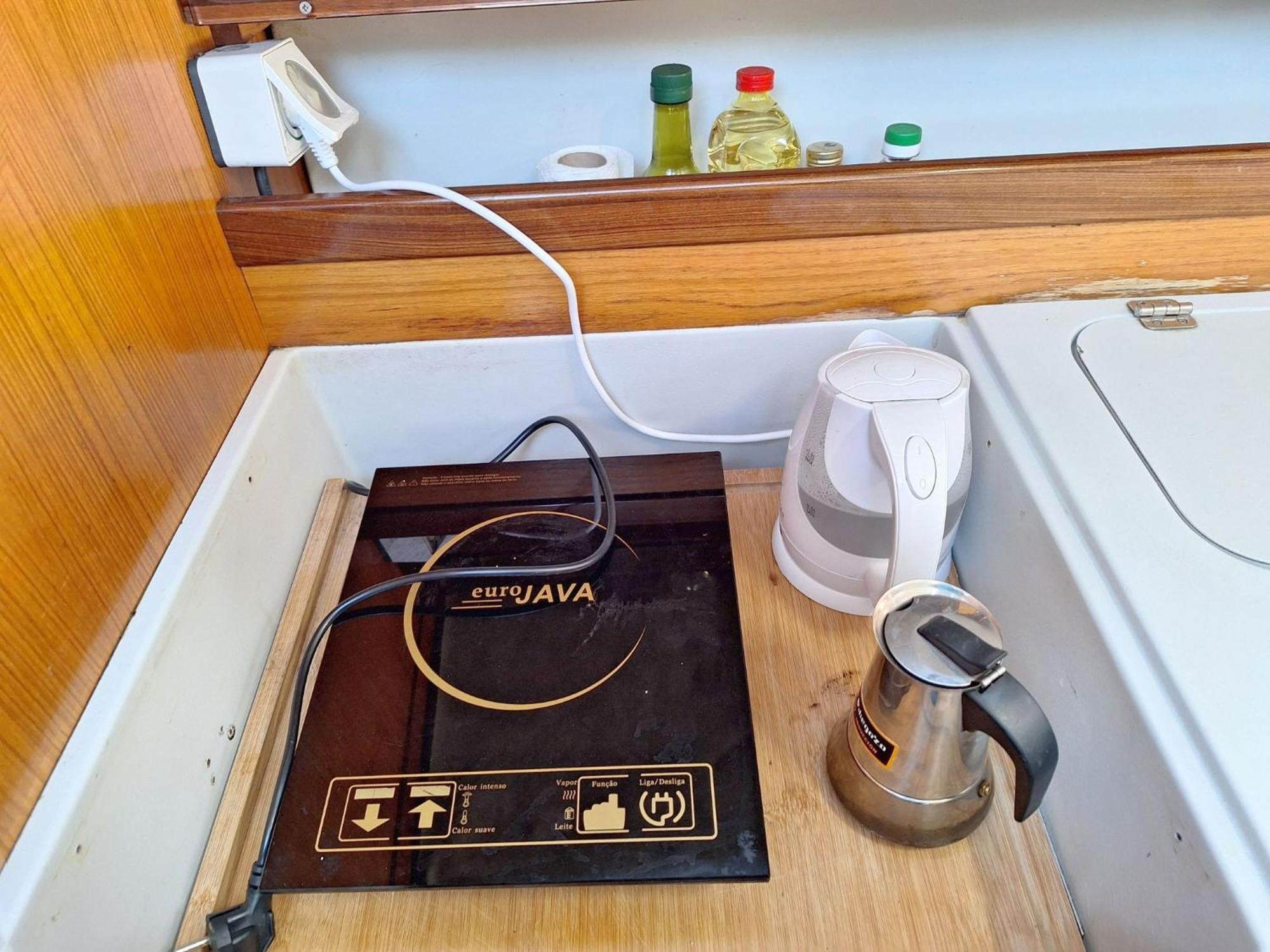 Apartamento Be Local - Sleep Aboard The Santa Maria Sailing Boat In Lisboa Exterior foto
